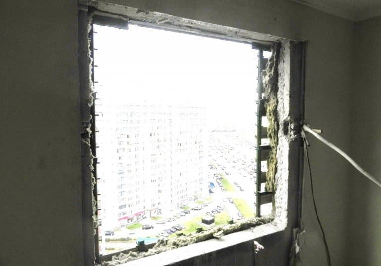 Вырезание оконных проемов